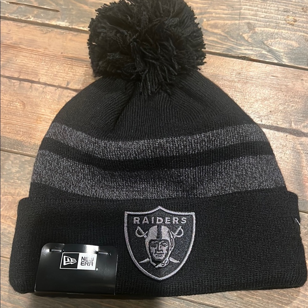 New Era Black and Gray Raiders Beanie! NWT